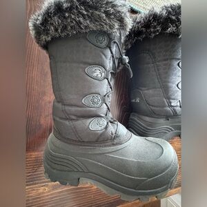 Kamik girls (big kids) boot size 5